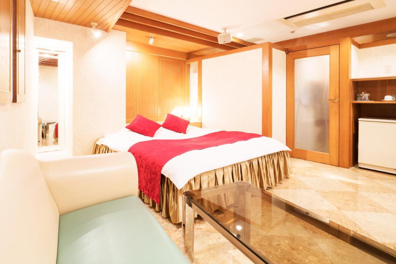 Hotel Route One โอซาก้า ภายนอก รูปภาพ