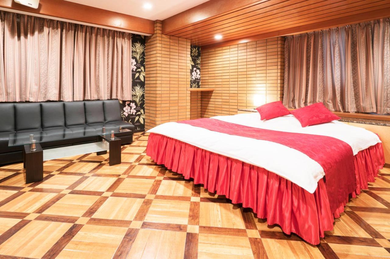 Hotel Route One โอซาก้า ภายนอก รูปภาพ